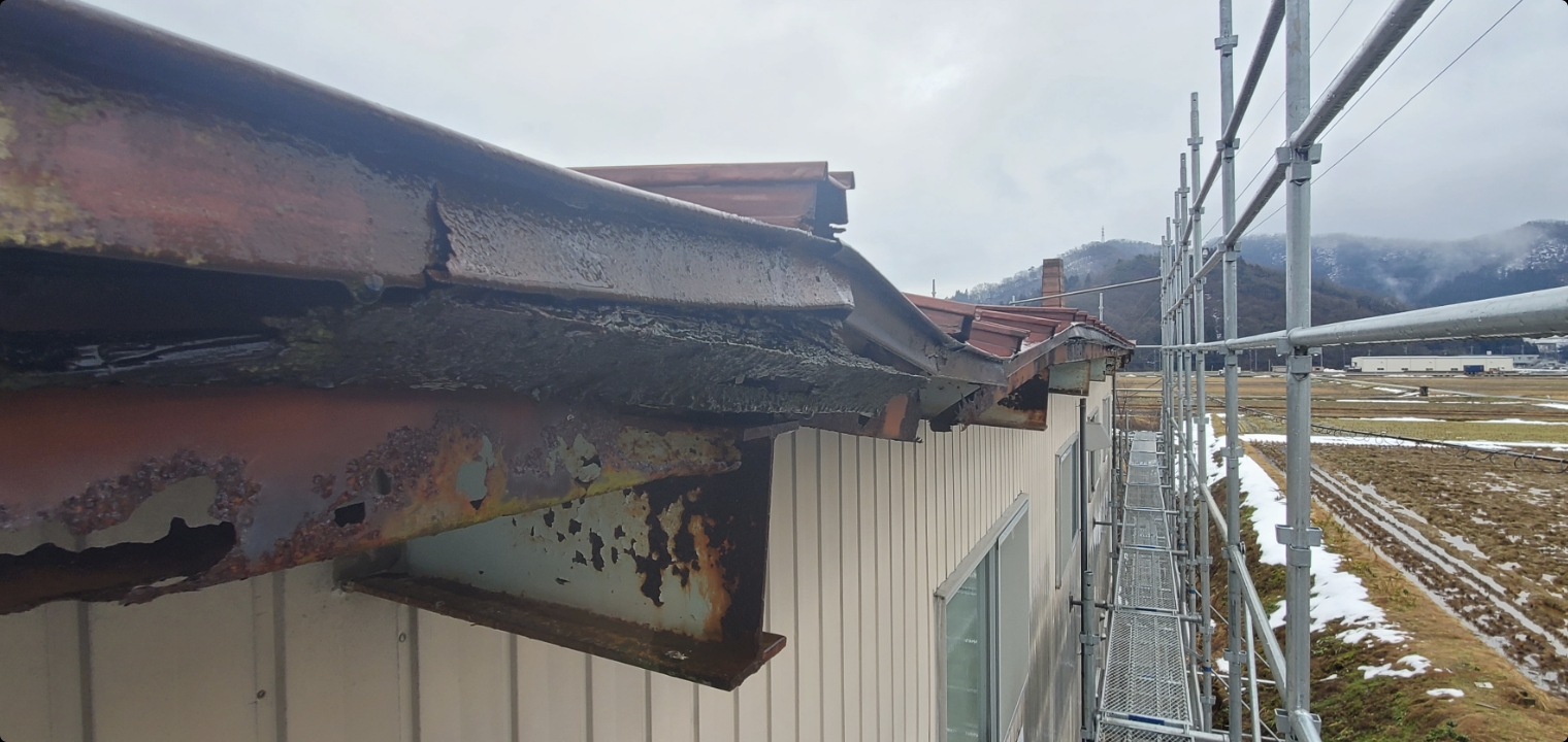 越前市 / 2018年2月 / 雪害被害 / 写真3、屋根まわりの被害記録
