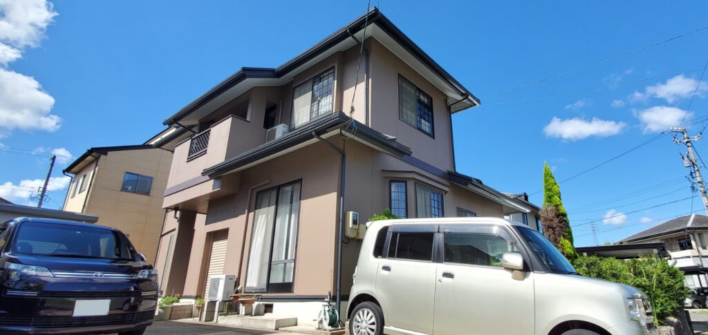 福井市の戸建て。パーフェクトトップND-342で仕上げた外観